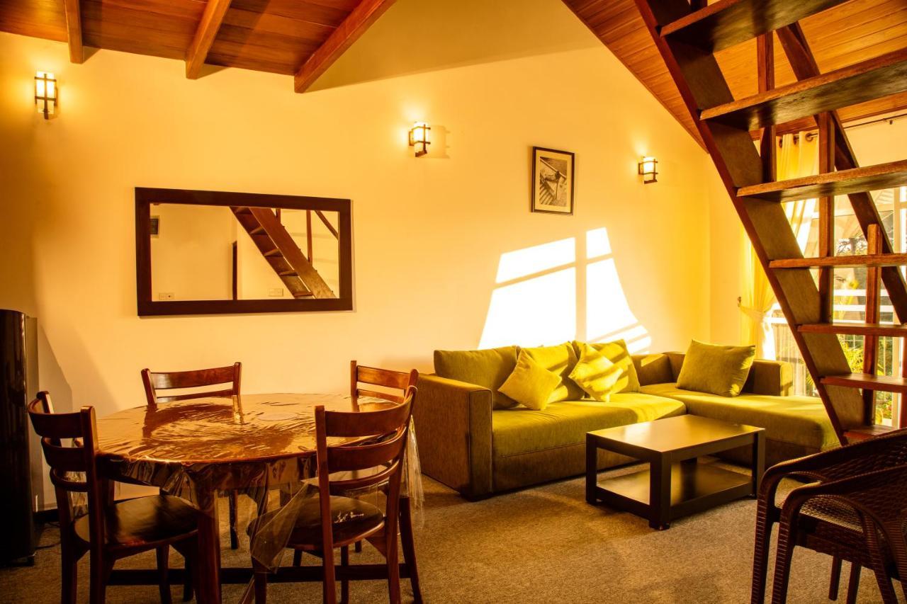 Moon Plains Luxury Apartments นูวาราเอลิยา ภายนอก รูปภาพ