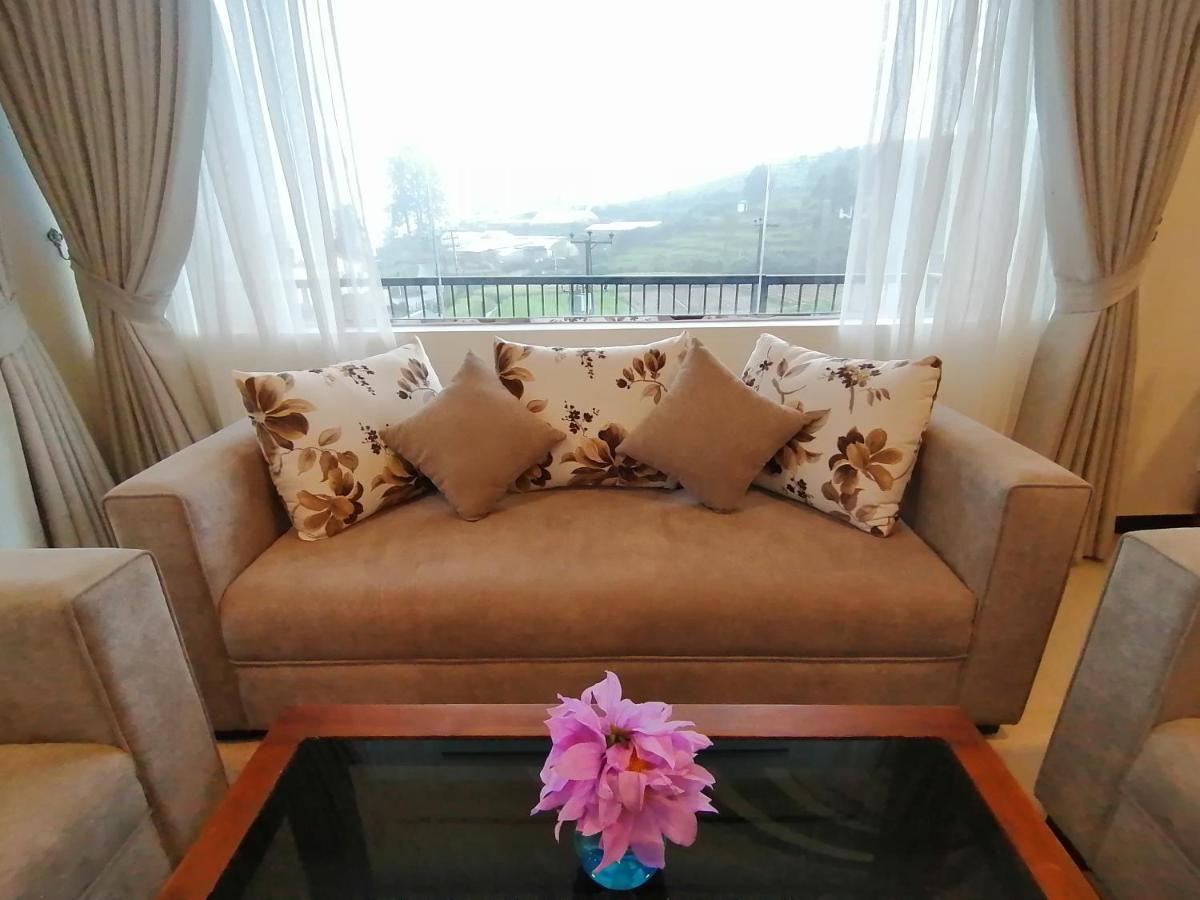 Moon Plains Luxury Apartments นูวาราเอลิยา ภายนอก รูปภาพ